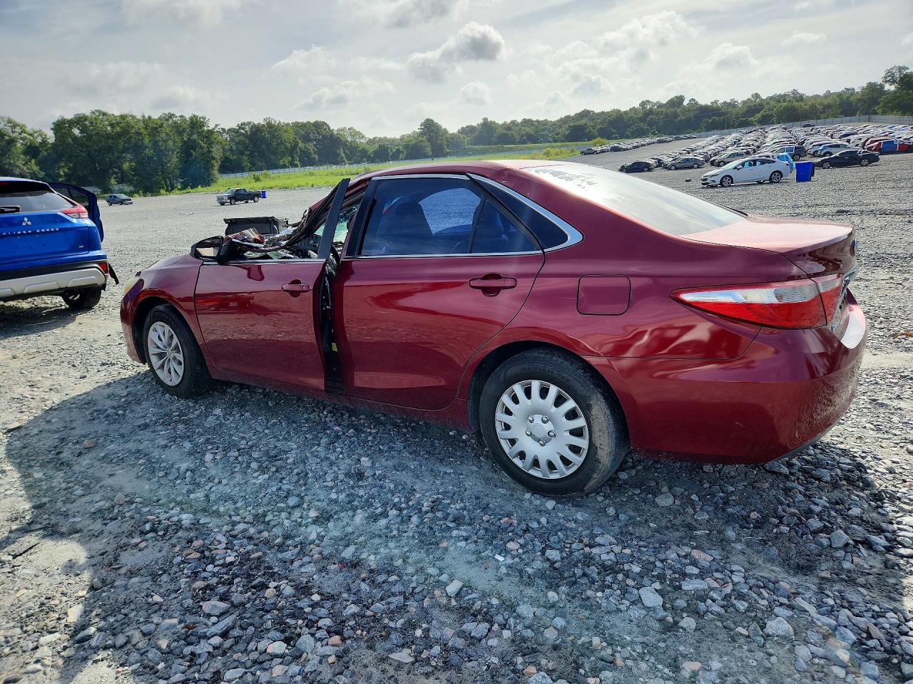 2015 TOYOTA CAMRY LE — снимка 2