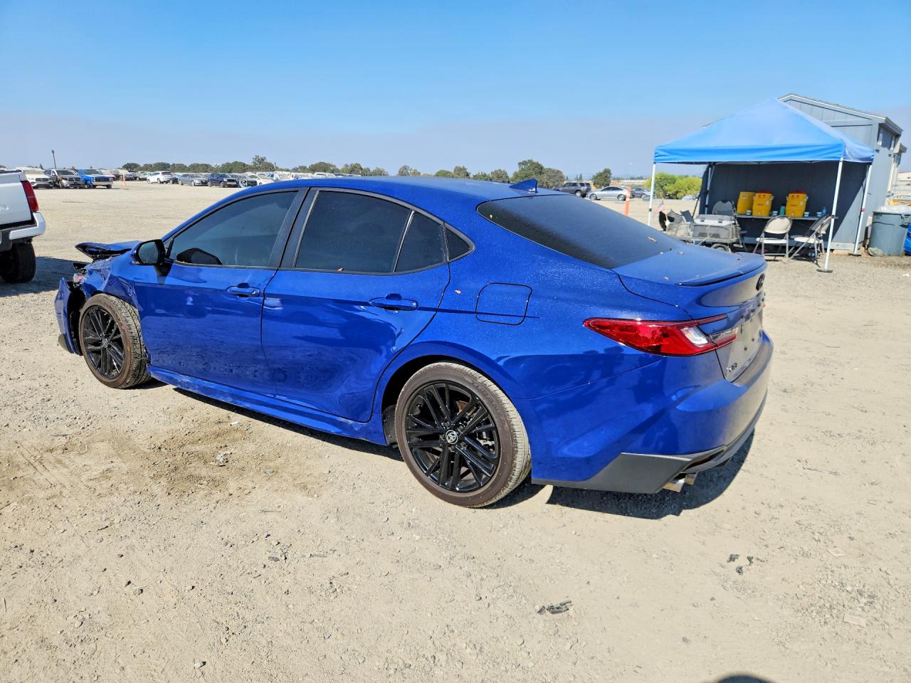 2025 TOYOTA CAMRY SE — снимка 2