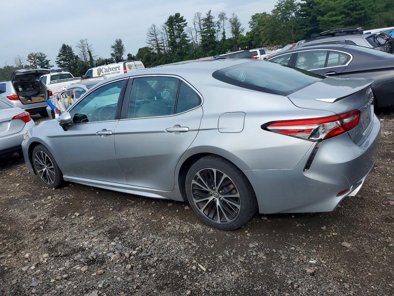 2018 TOYOTA CAMRY SE — снимка 2