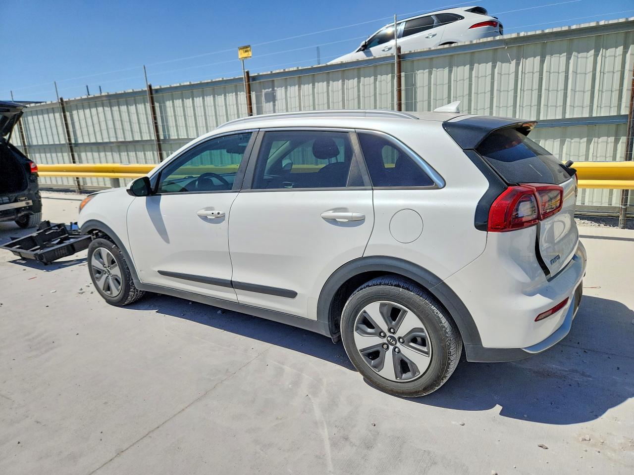 2017 KIA NIRO LX — снимка 2