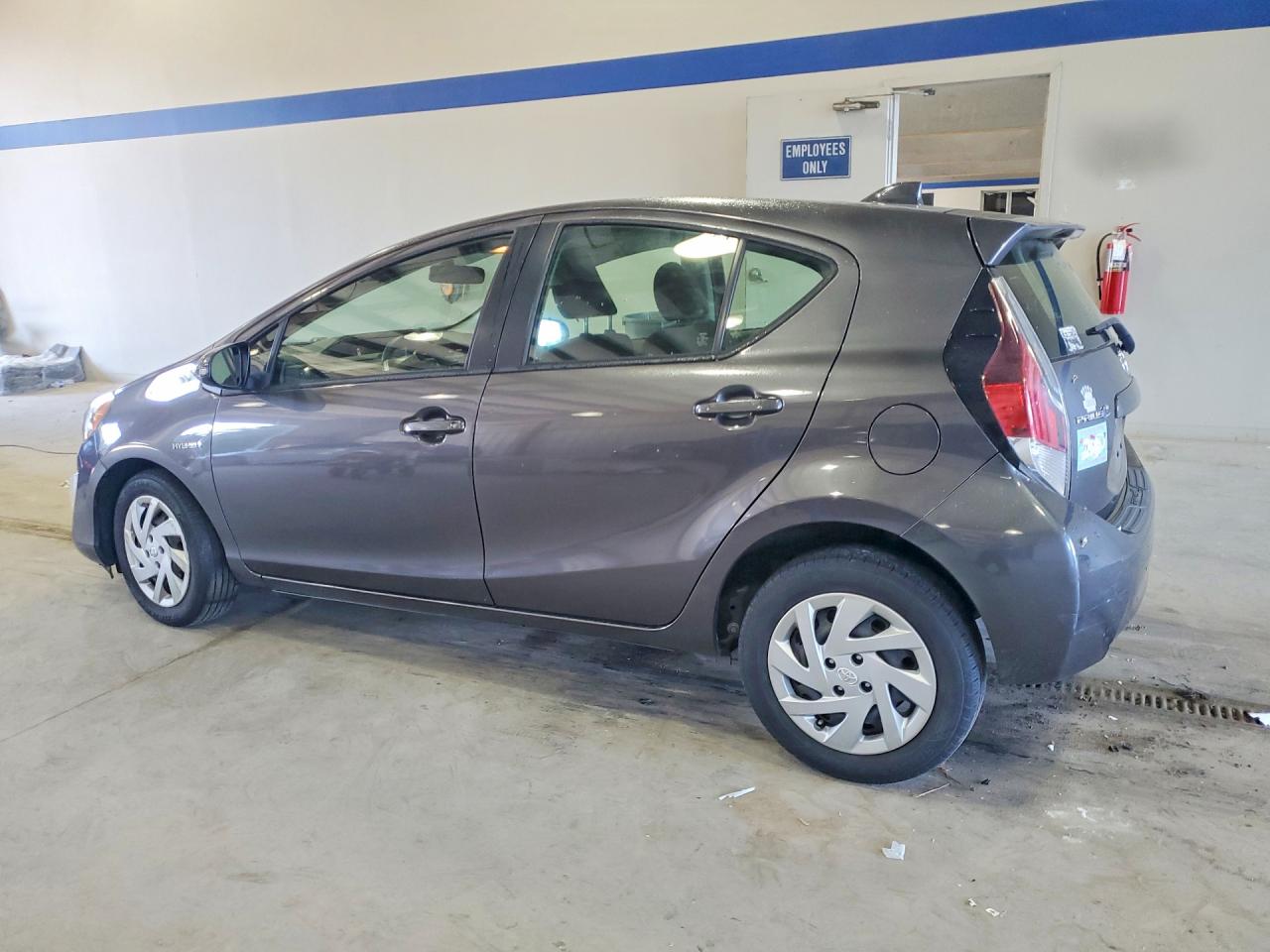 2015 TOYOTA PRIUS C TWO — снимка 2