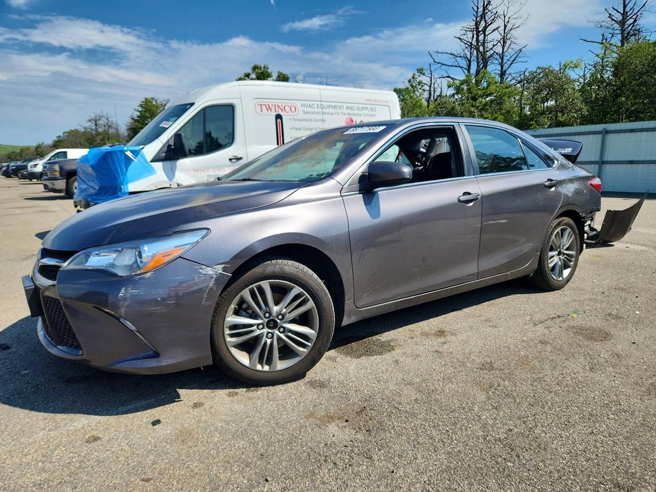 2015 TOYOTA CAMRY SE