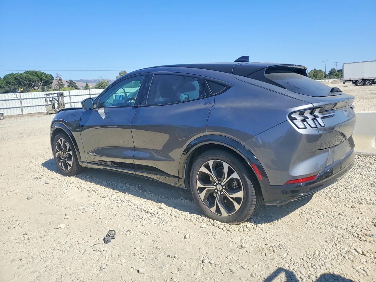 2023 FORD MUSTANG MACH-E PREMIUM — снимка 2