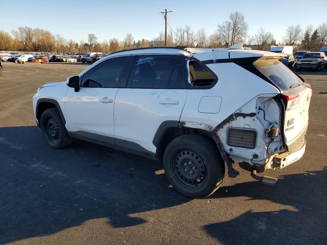 2022 TOYOTA RAV4 XLE — снимка 2