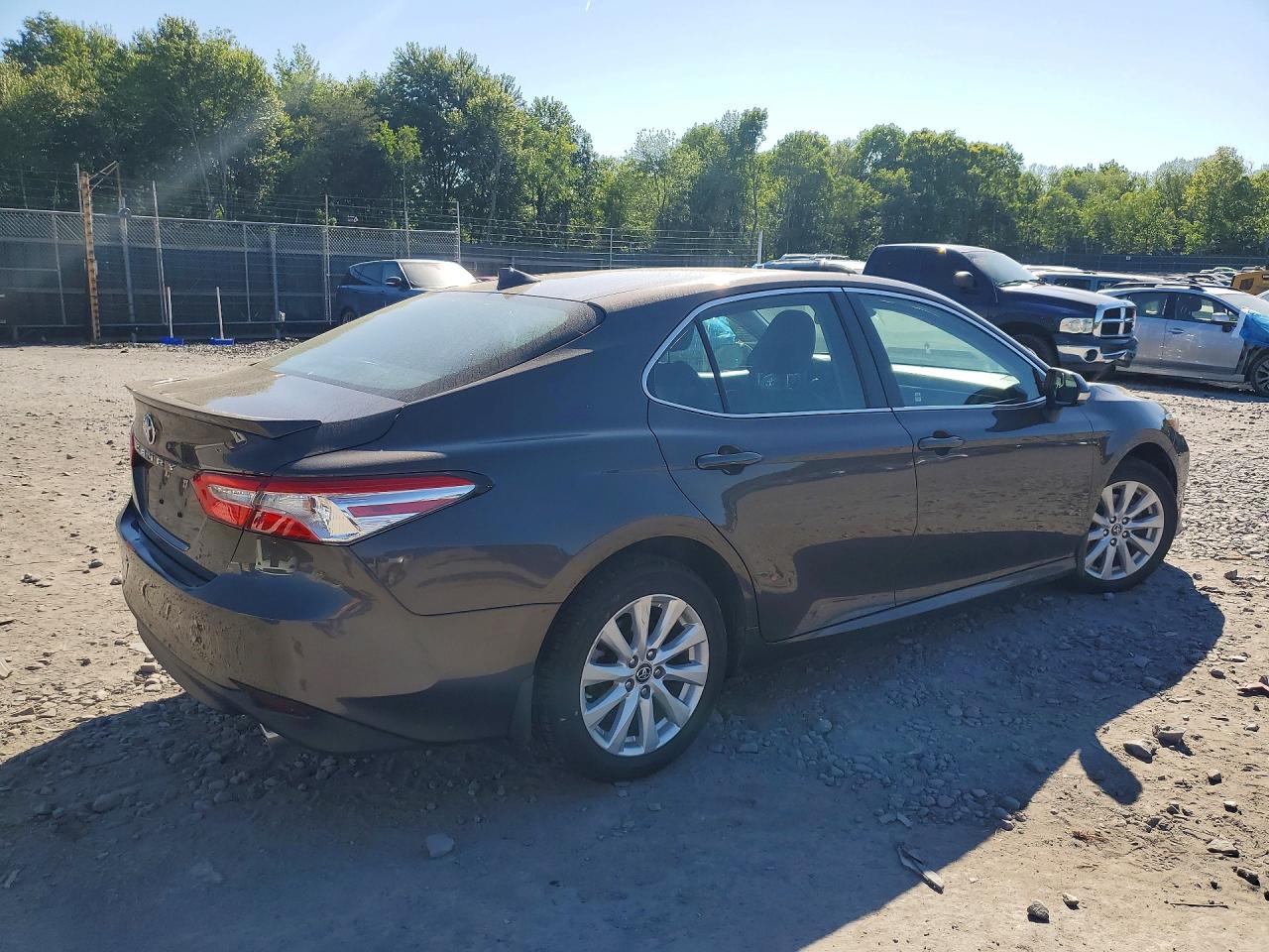 2019 TOYOTA CAMRY LE — снимка 3