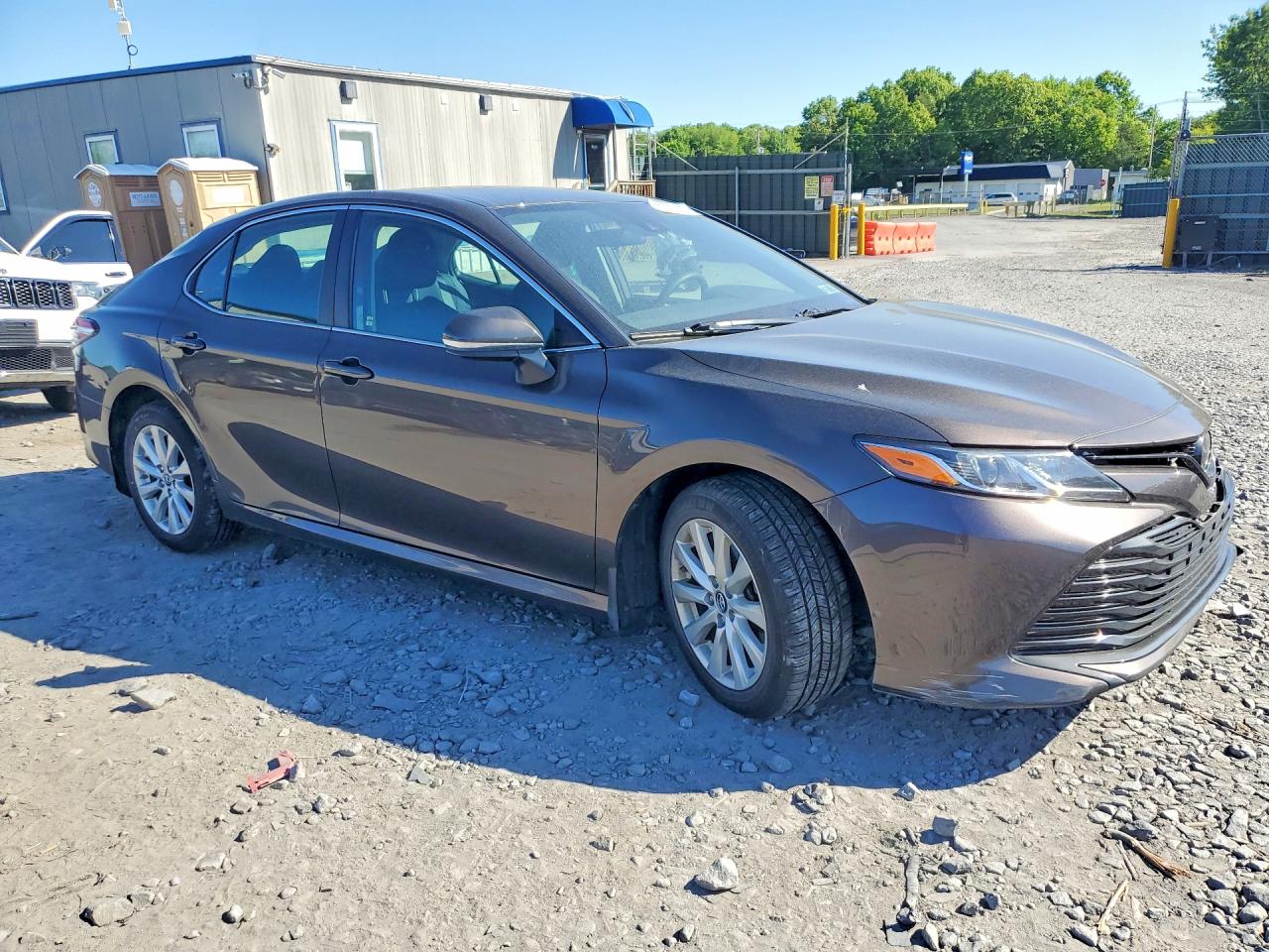 2019 TOYOTA CAMRY LE — снимка 4