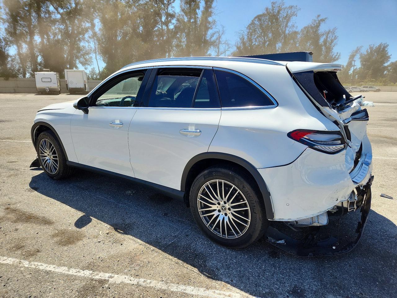 2023 MERCEDES-BENZ GLC 300 — снимка 2