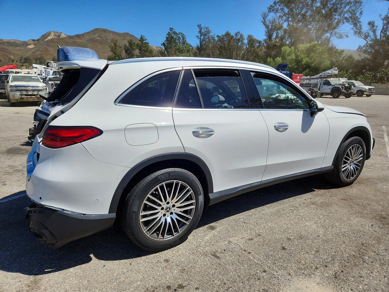 2023 MERCEDES-BENZ GLC 300 — снимка 3