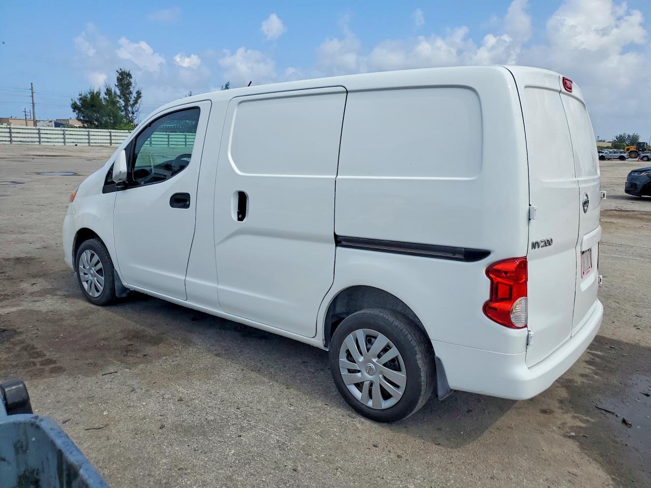 2018 NISSAN NV200 SV — снимка 2