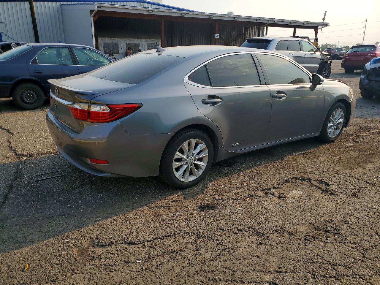 2013 LEXUS ES 300H — снимка 3