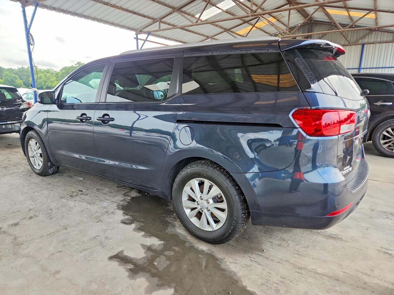 2017 KIA SEDONA LX — снимка 2