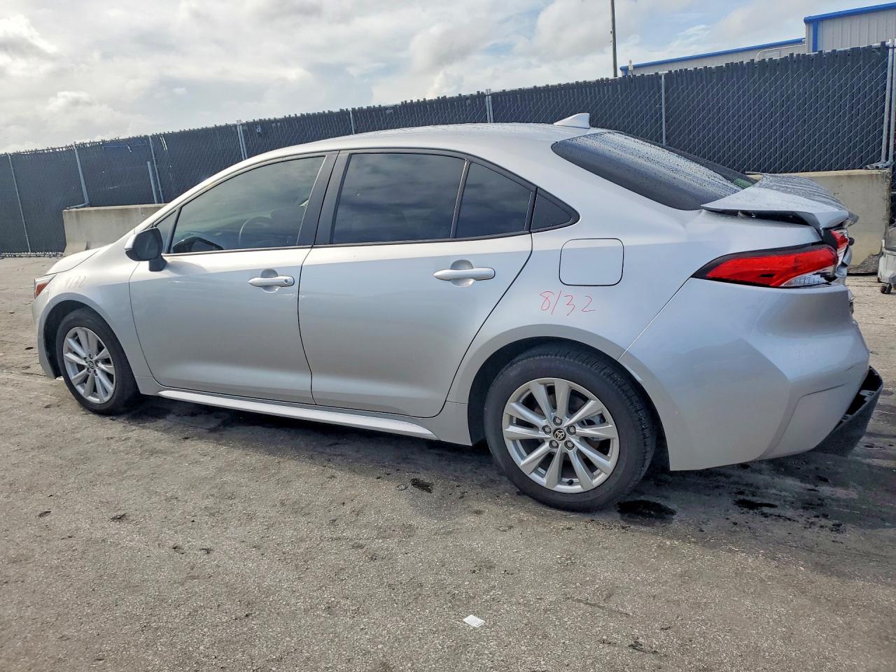 2025 TOYOTA COROLLA HYBRID LE — снимка 2