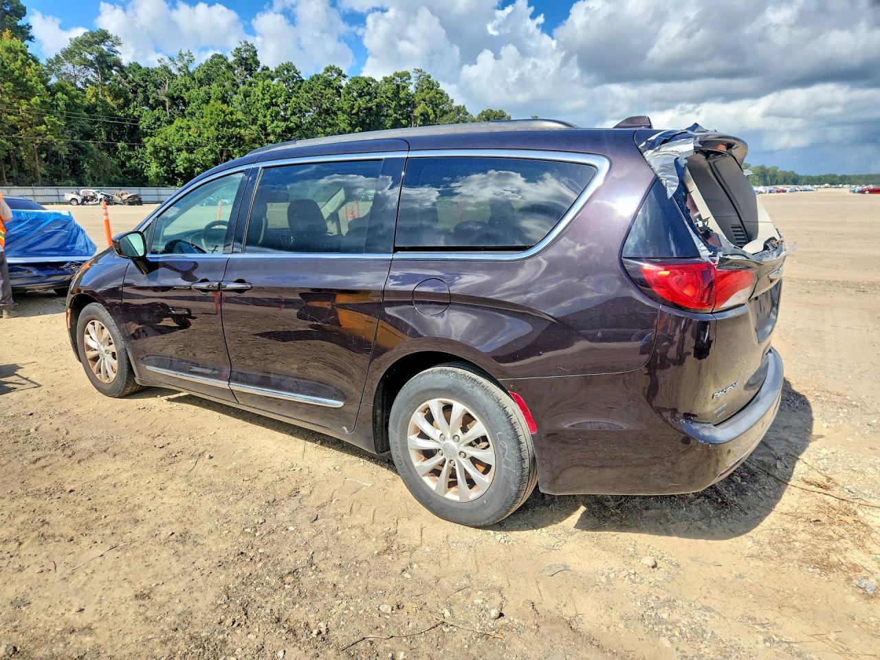 2017 CHRYSLER PACIFICA TOURING L — снимка 2