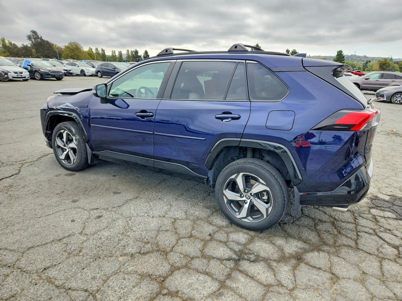 2021 TOYOTA RAV4 PRIME SE — снимка 2