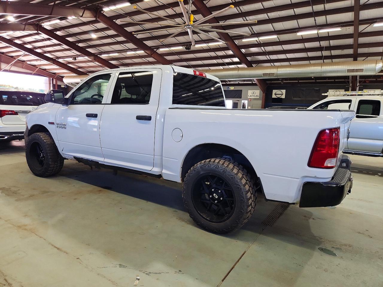 2016 RAM 1500 ST — снимка 2