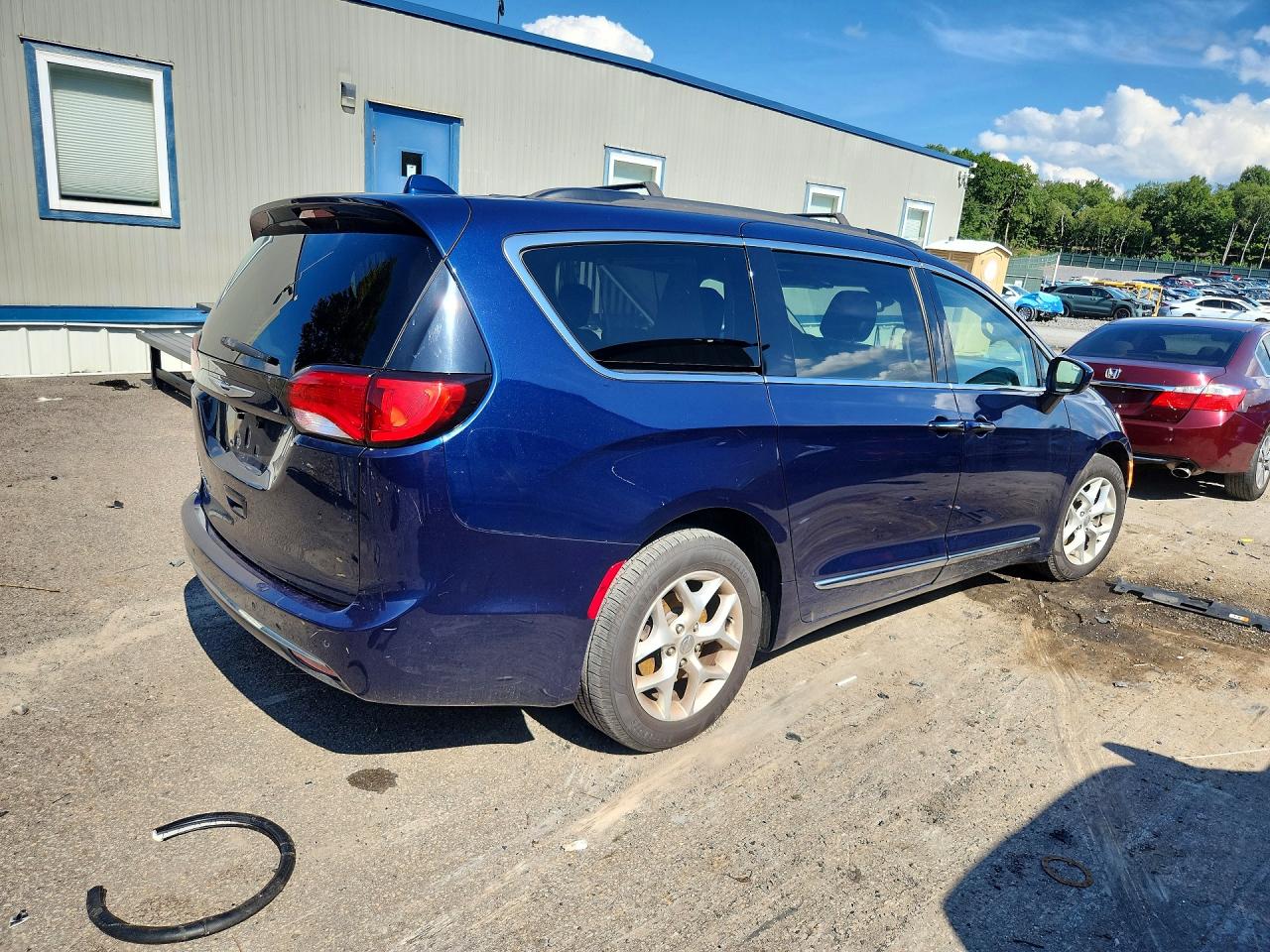 2017 CHRYSLER PACIFICA TOURING L — снимка 3