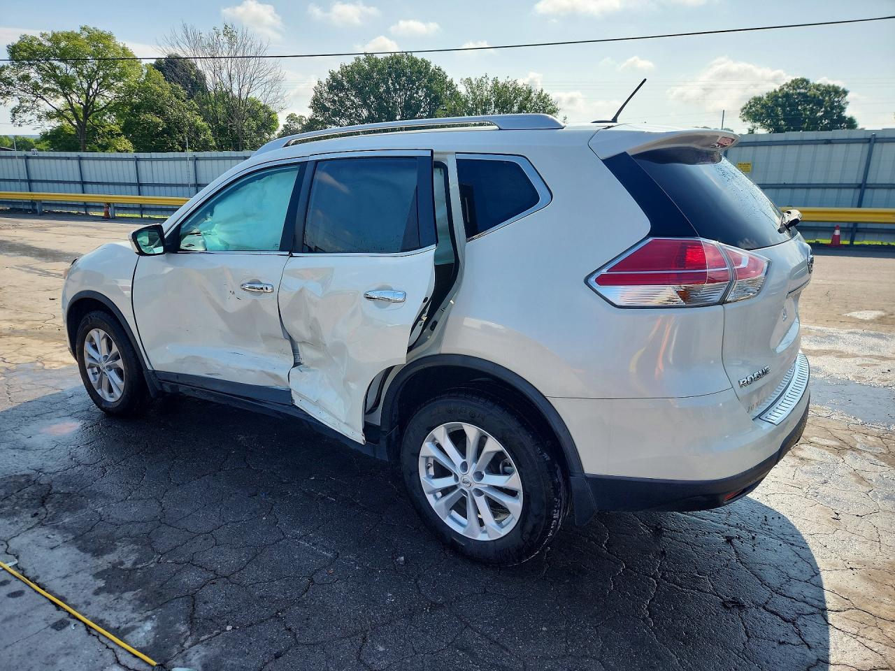2016 NISSAN ROGUE SV — снимка 2