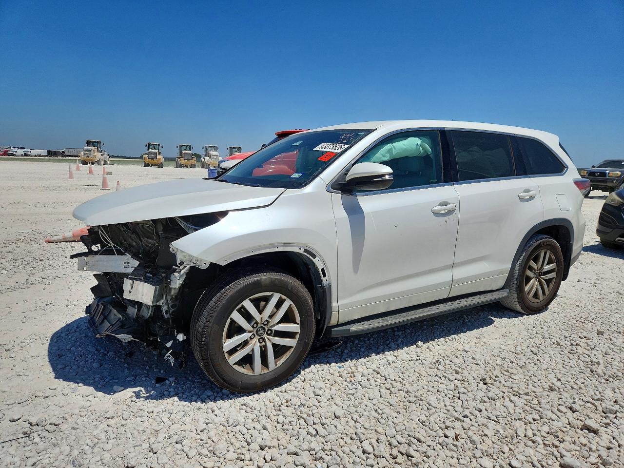 2016 TOYOTA HIGHLANDER LE