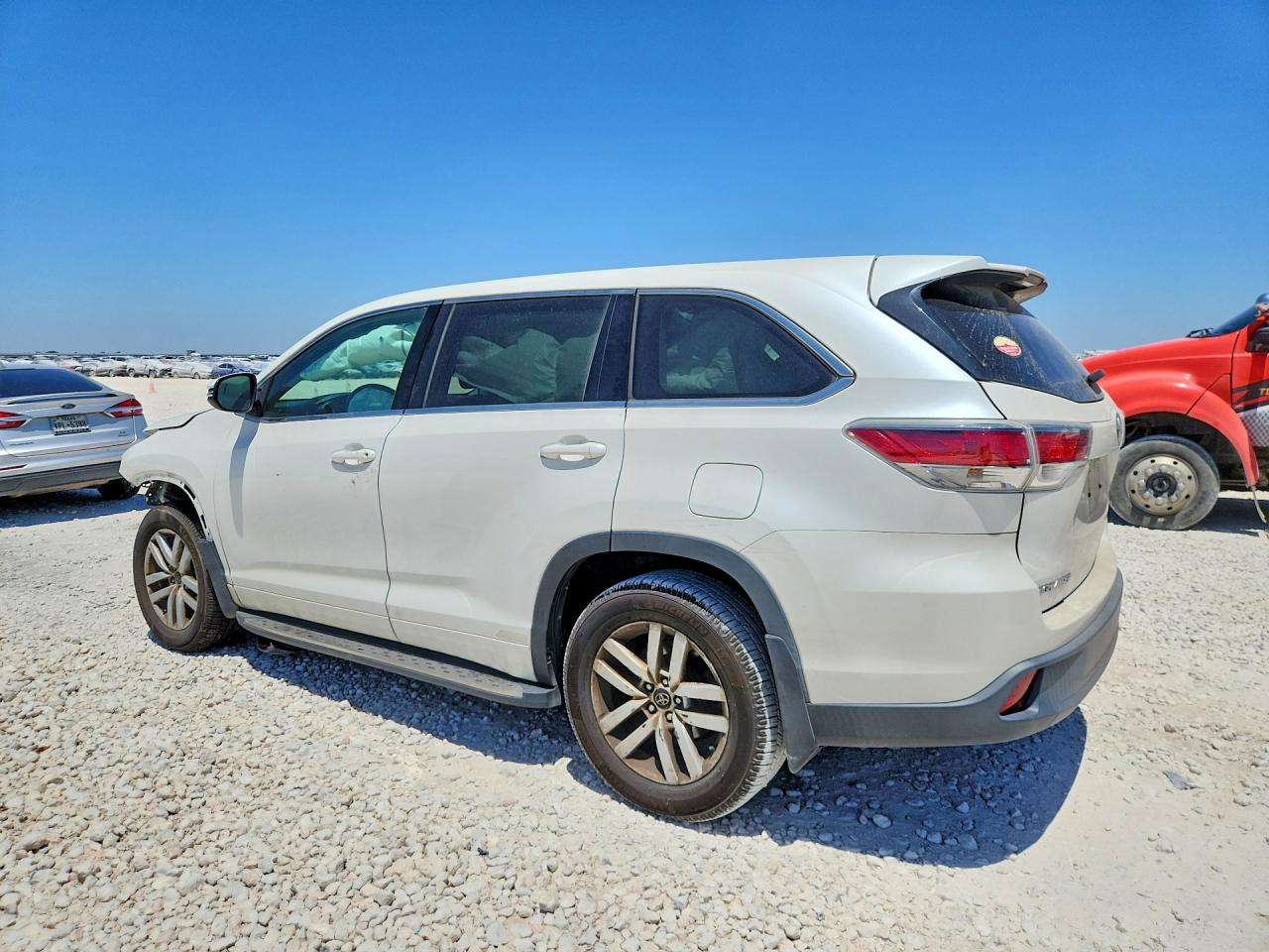 2016 TOYOTA HIGHLANDER LE — снимка 2