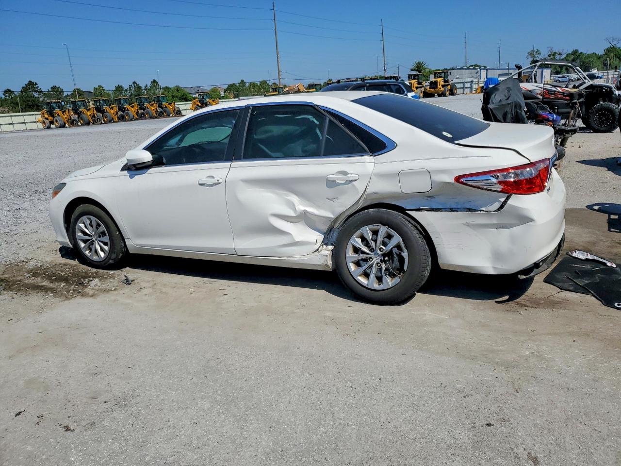 2015 TOYOTA CAMRY LE — снимка 2