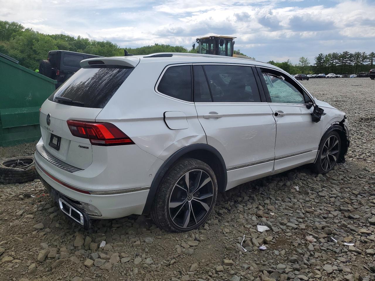2022 VOLKSWAGEN TIGUAN SEL R-LINE — снимка 3