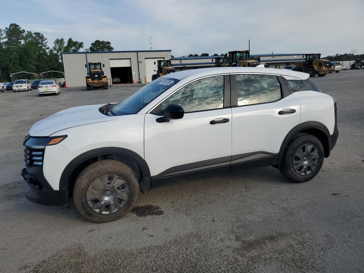 2025 NISSAN KICKS S