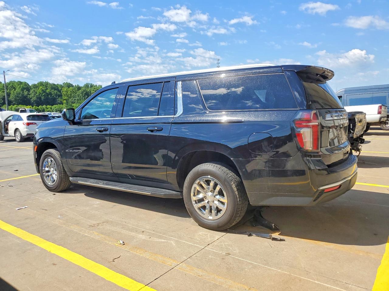2023 CHEVROLET SUBURBAN K1500 LT — снимка 2