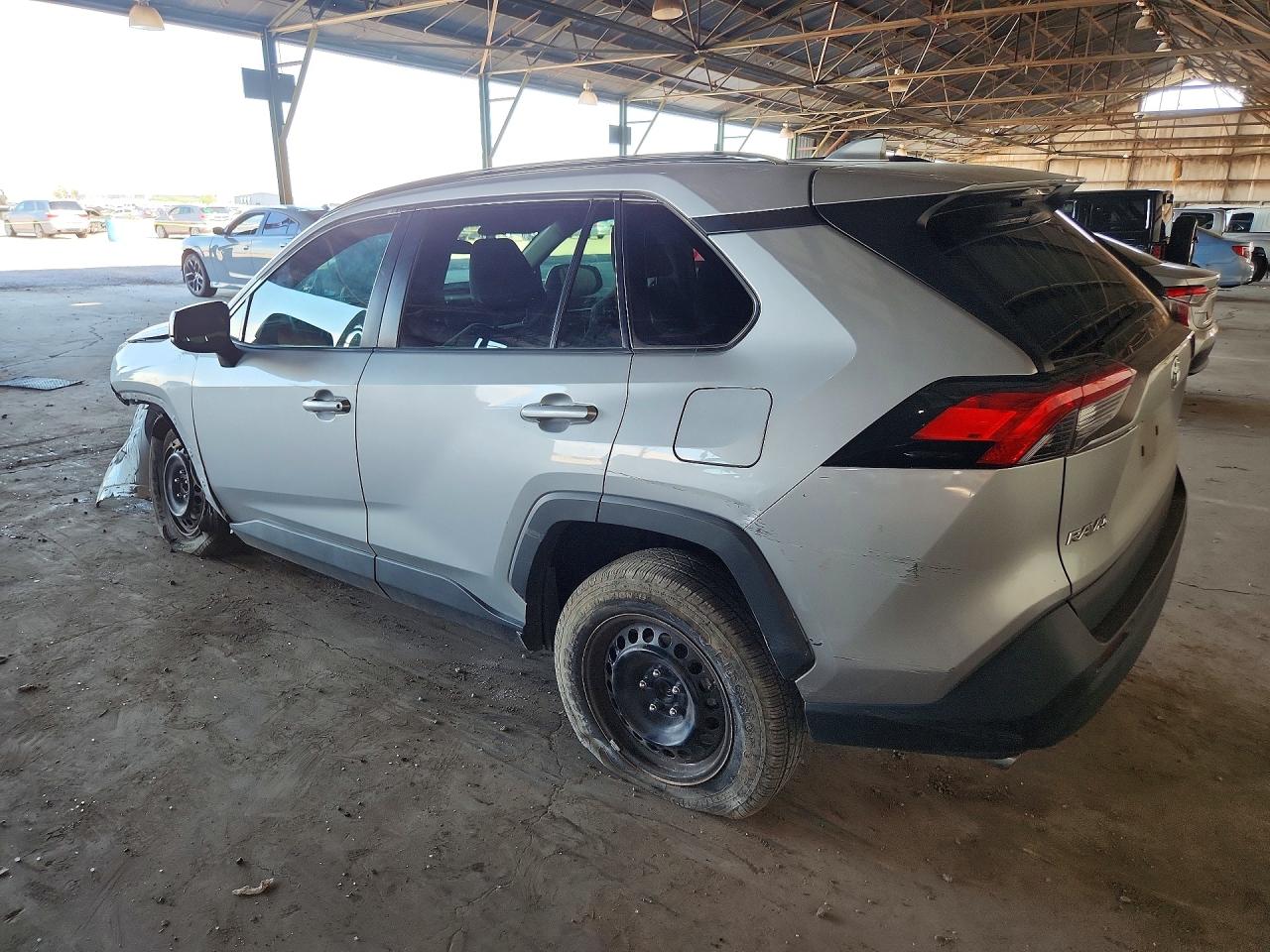2020 TOYOTA RAV4 LE — снимка 2