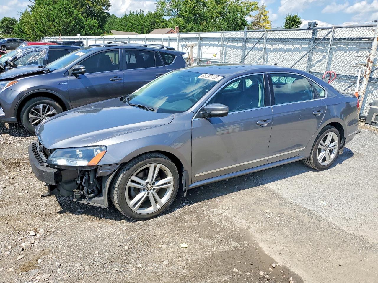 2015 VOLKSWAGEN PASSAT SE