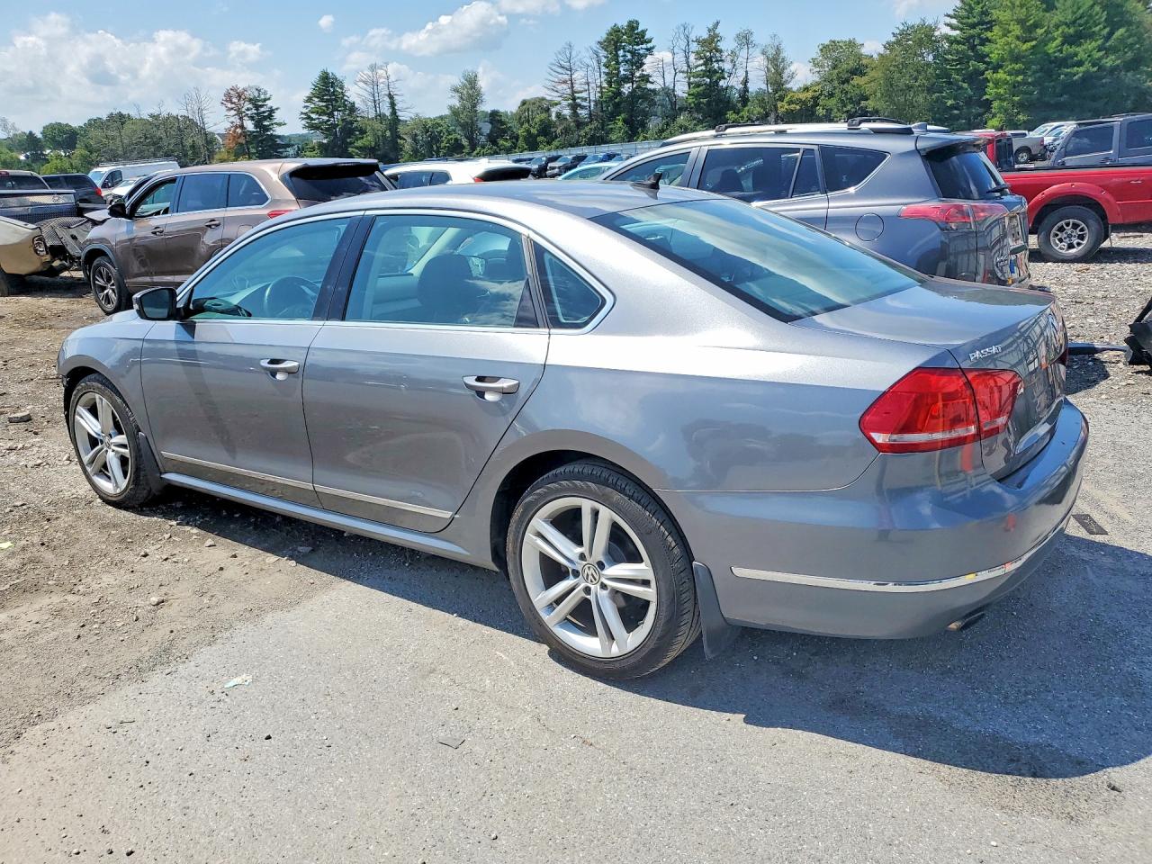 2015 VOLKSWAGEN PASSAT SE — снимка 2