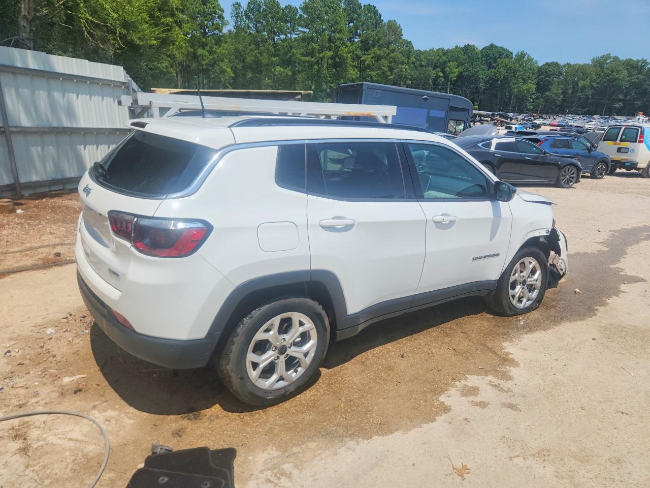 2025 JEEP COMPASS LATITUDE — снимка 3