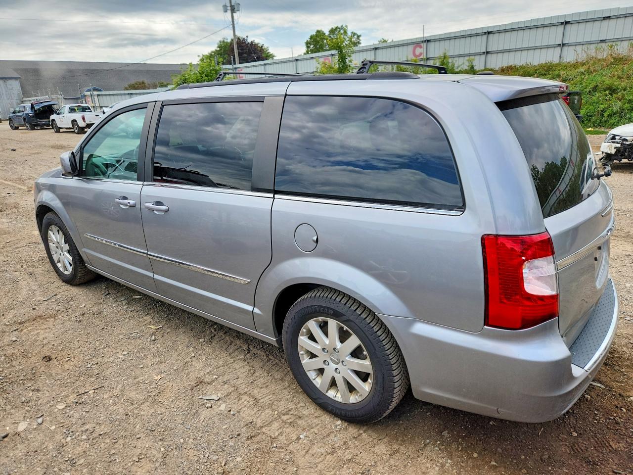 2016 CHRYSLER TOWN & COUNTRY TOURING — снимка 2