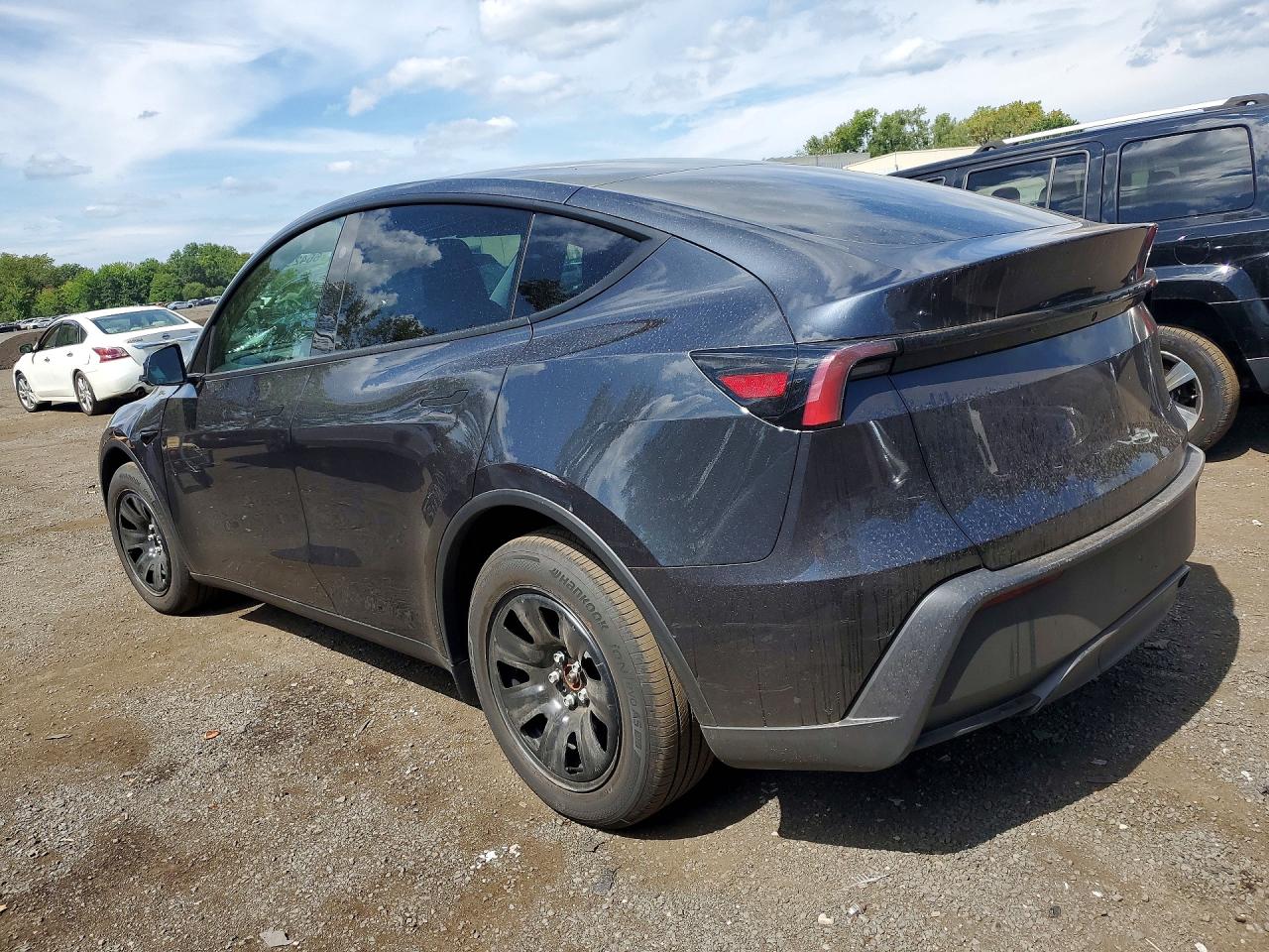 2026 TESLA MODEL Y — снимка 2