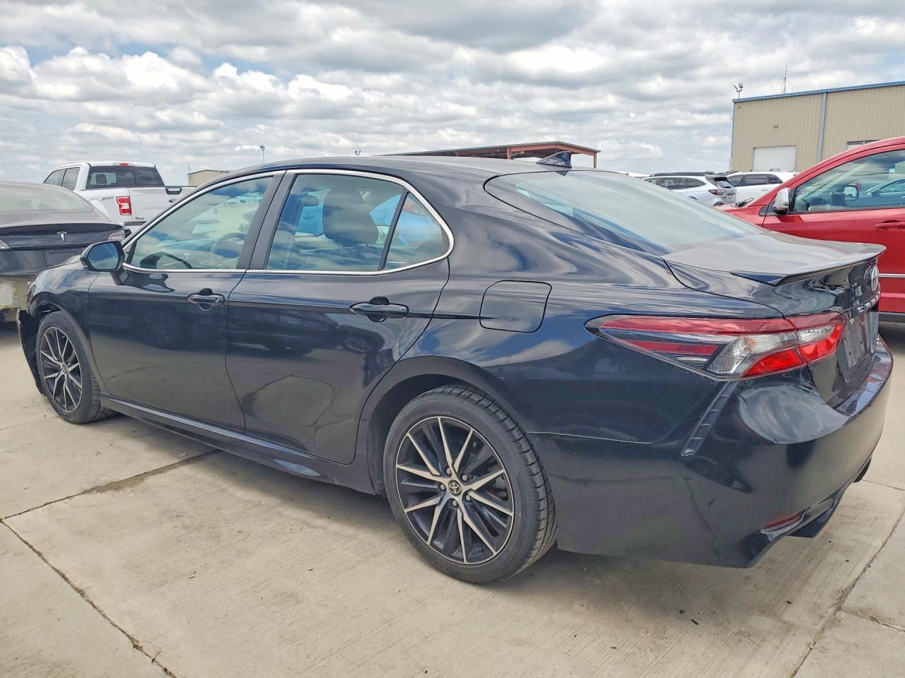 2021 TOYOTA CAMRY SE — снимка 2