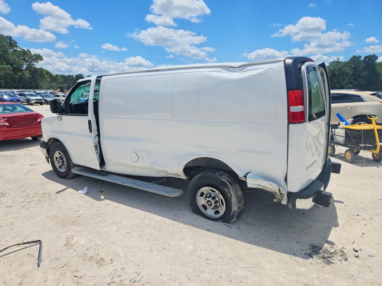 2022 GMC SAVANA G2500 — снимка 2