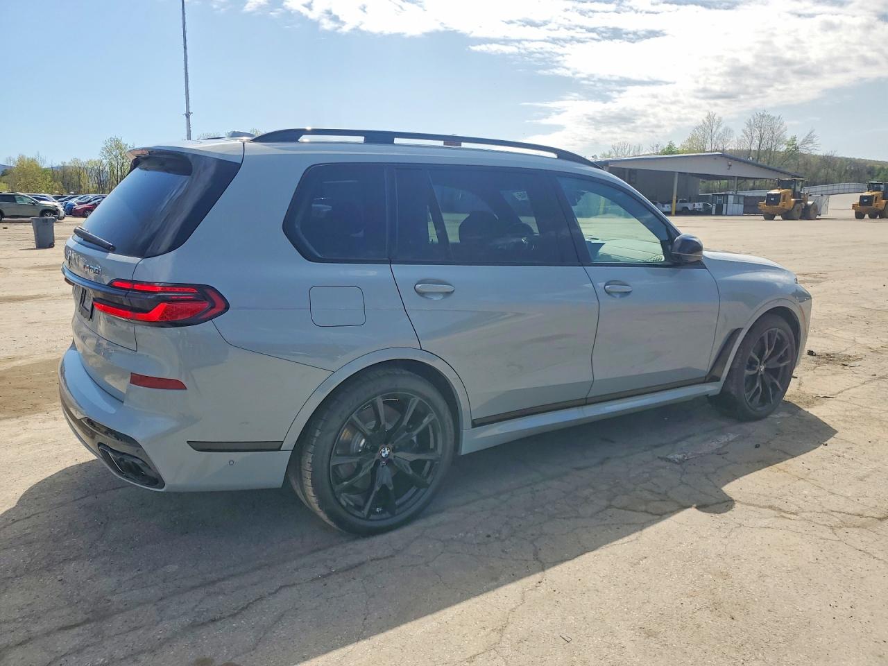 2026 BMW X7 M60I — снимка 3