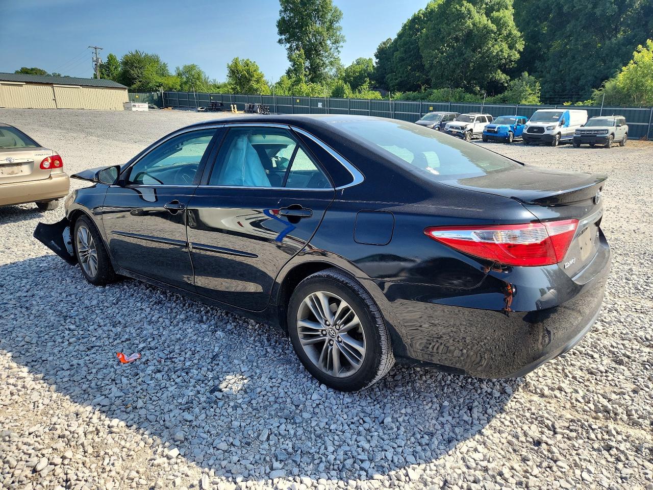 2017 TOYOTA CAMRY SE — снимка 2