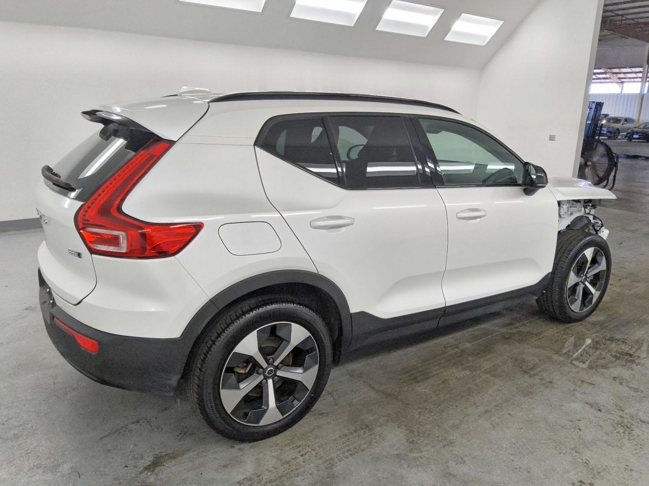 2024 VOLVO XC40 CORE — снимка 3