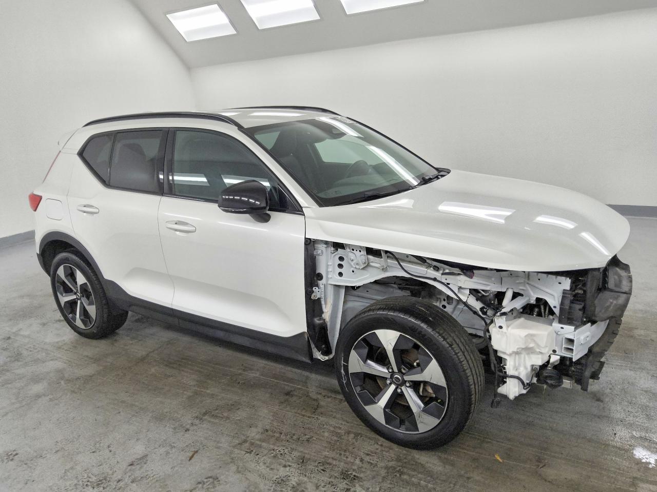 2024 VOLVO XC40 CORE — снимка 4