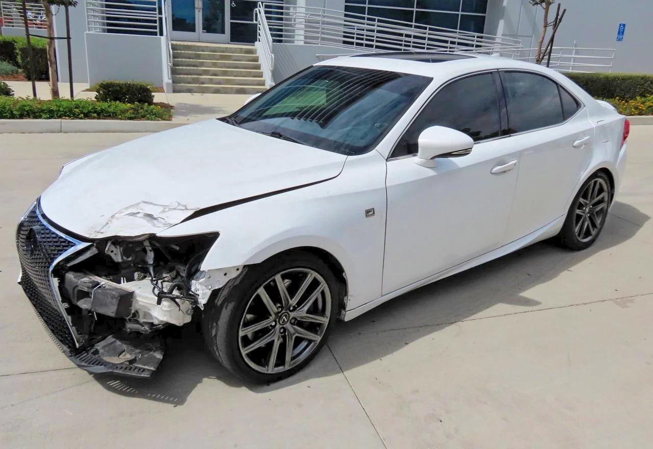 2016 LEXUS IS 200T — снимка 2