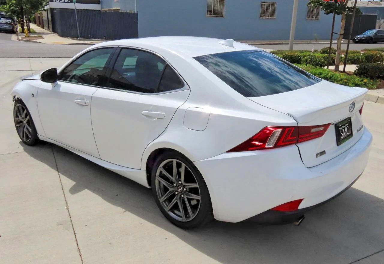 2016 LEXUS IS 200T — снимка 4