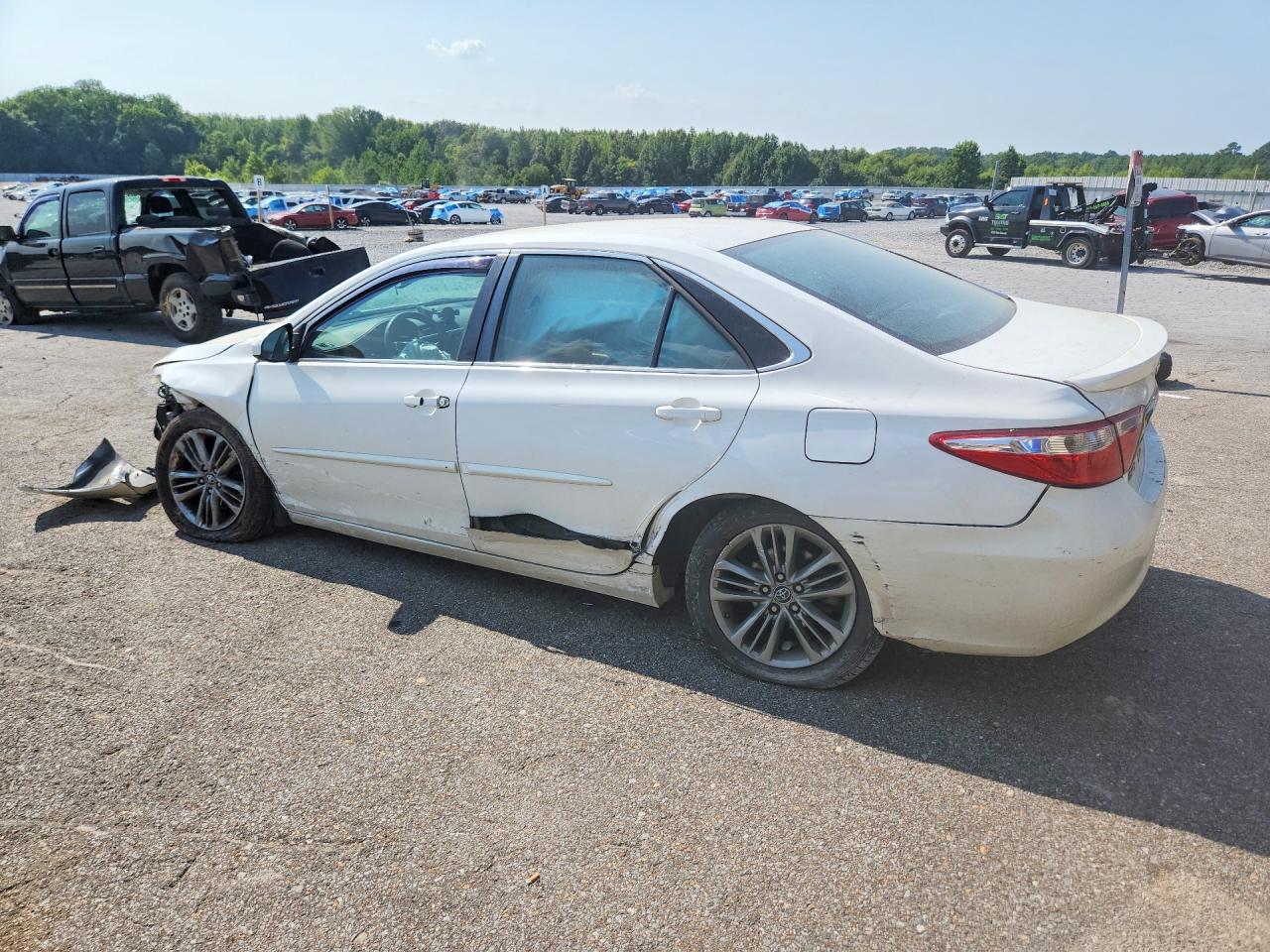 2015 TOYOTA CAMRY SE — снимка 2