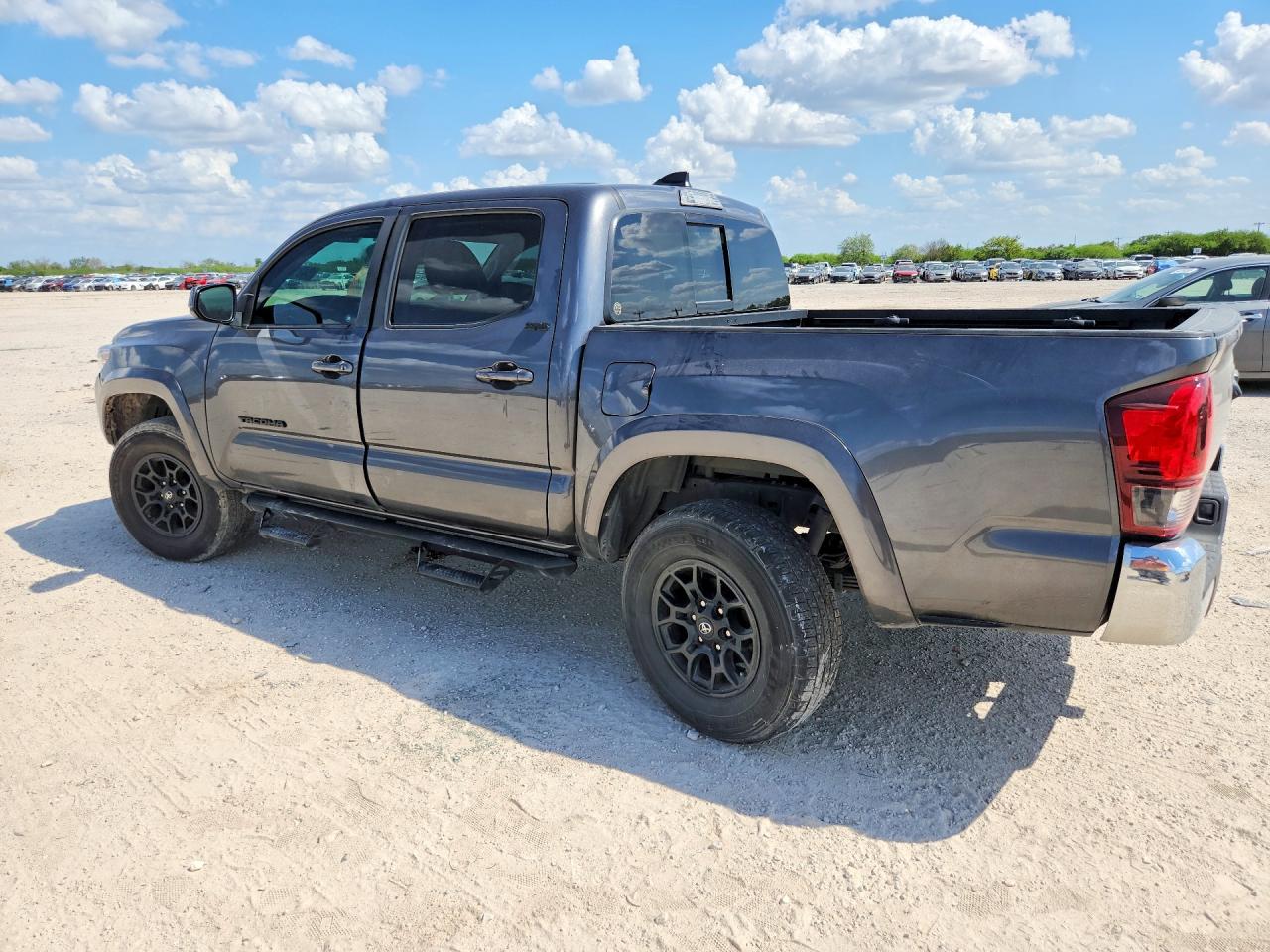 2022 TOYOTA TACOMA SR5 V6 — снимка 2