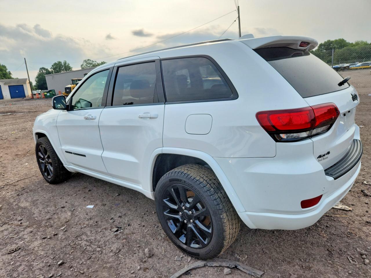 2021 JEEP GRAND CHEROKEE LAREDO — снимка 2
