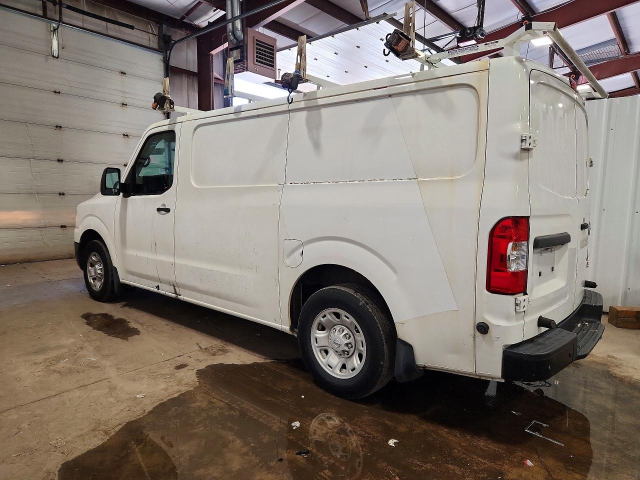 2018 NISSAN NV 2500 HD SV — снимка 2