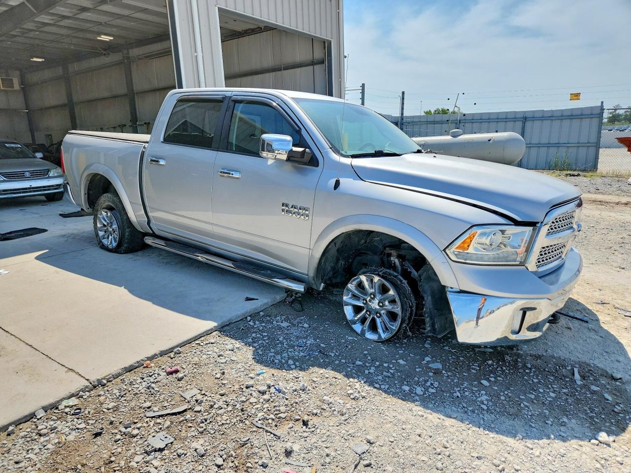 2016 RAM 1500 LARAMIE — снимка 4