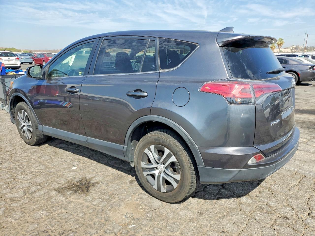 2018 TOYOTA RAV4 — снимка 2