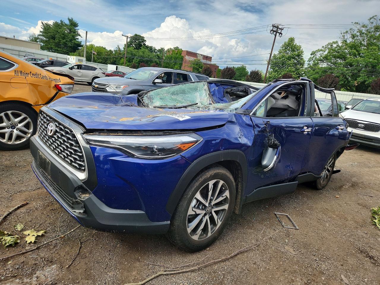 2023 TOYOTA COROLLA CROSS XLE