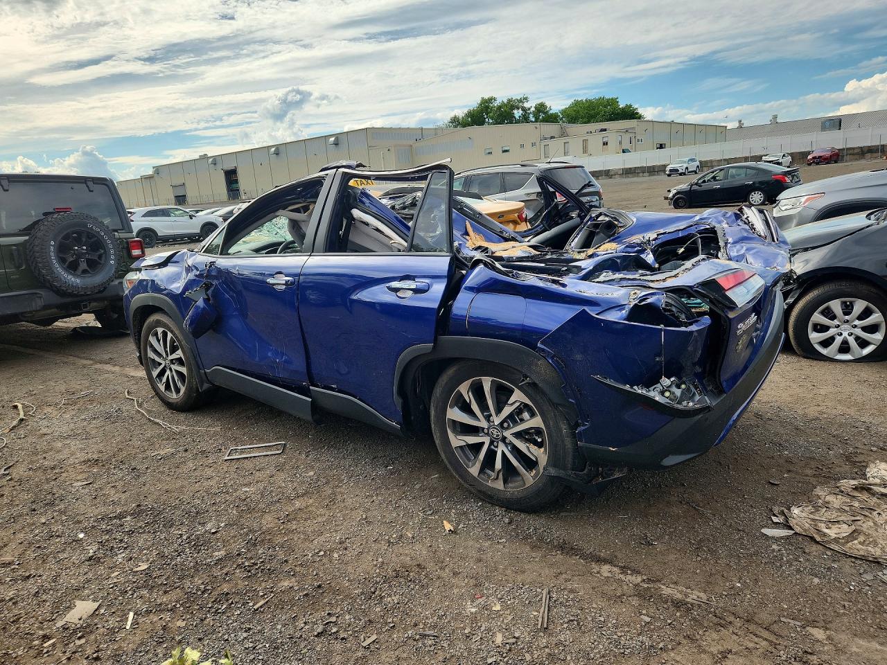 2023 TOYOTA COROLLA CROSS XLE — снимка 2
