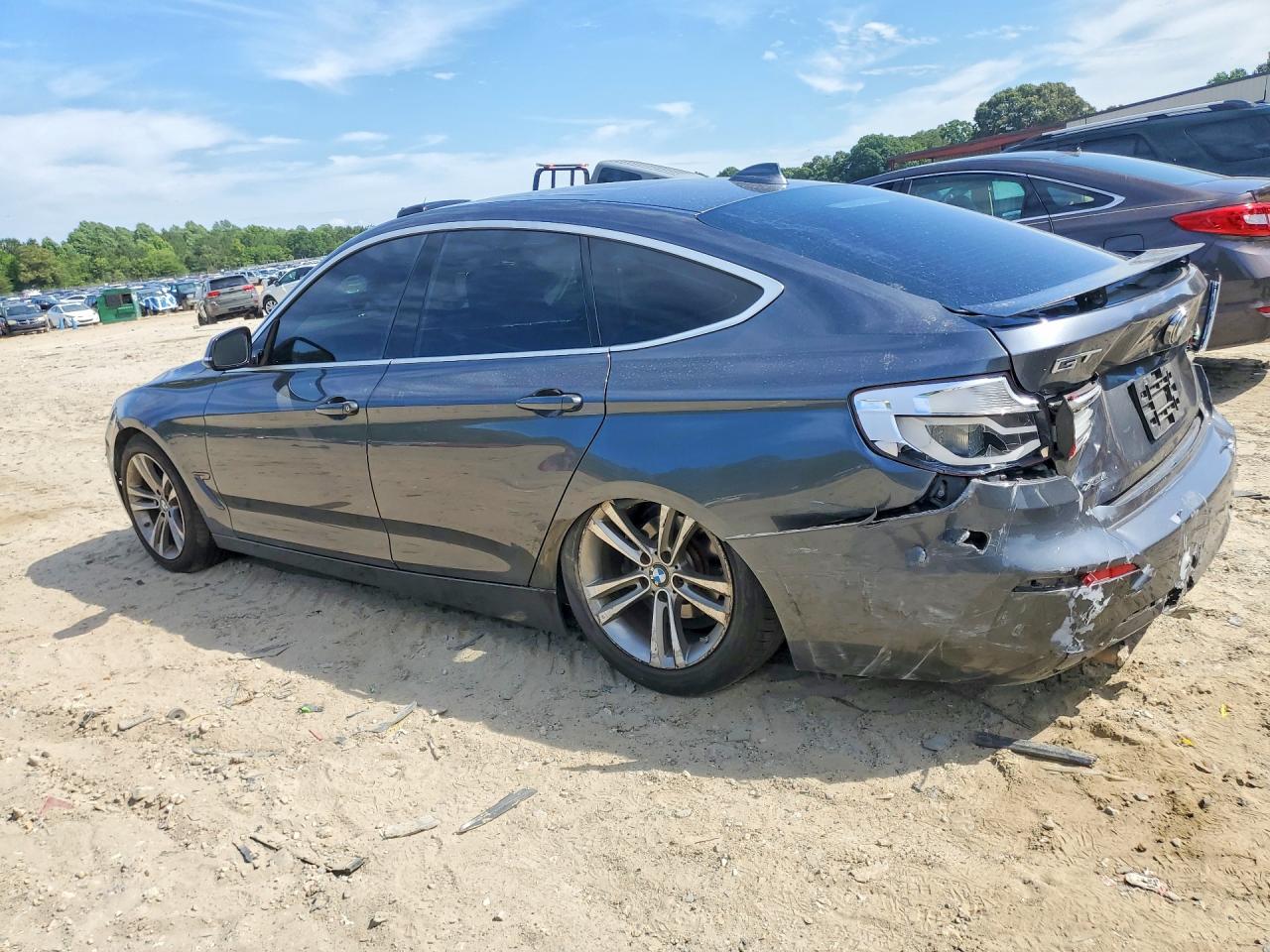 2018 BMW 330 XIGT — снимка 2